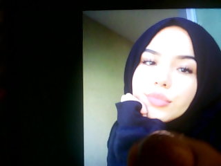 HD-Video ' s Doha la pute hijab je t enfonce ma queue dans la gorge
