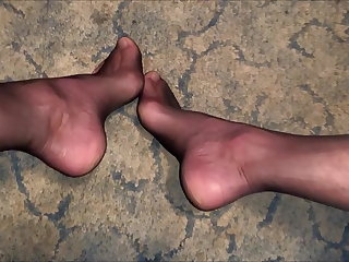Onanizm Cumming On My Sexy Feet Again