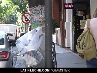Latinské LatinLeche - Latino Kurt Cobain Lookalike Fucks A Cameraman